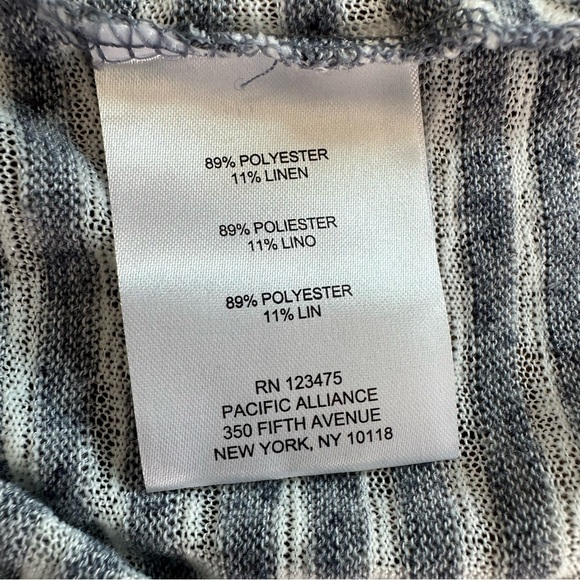 Ellen Tracy Gray and White Linen Blend Short Sleeve T-Shirt, V Neck, XL - Picture 6 of 7